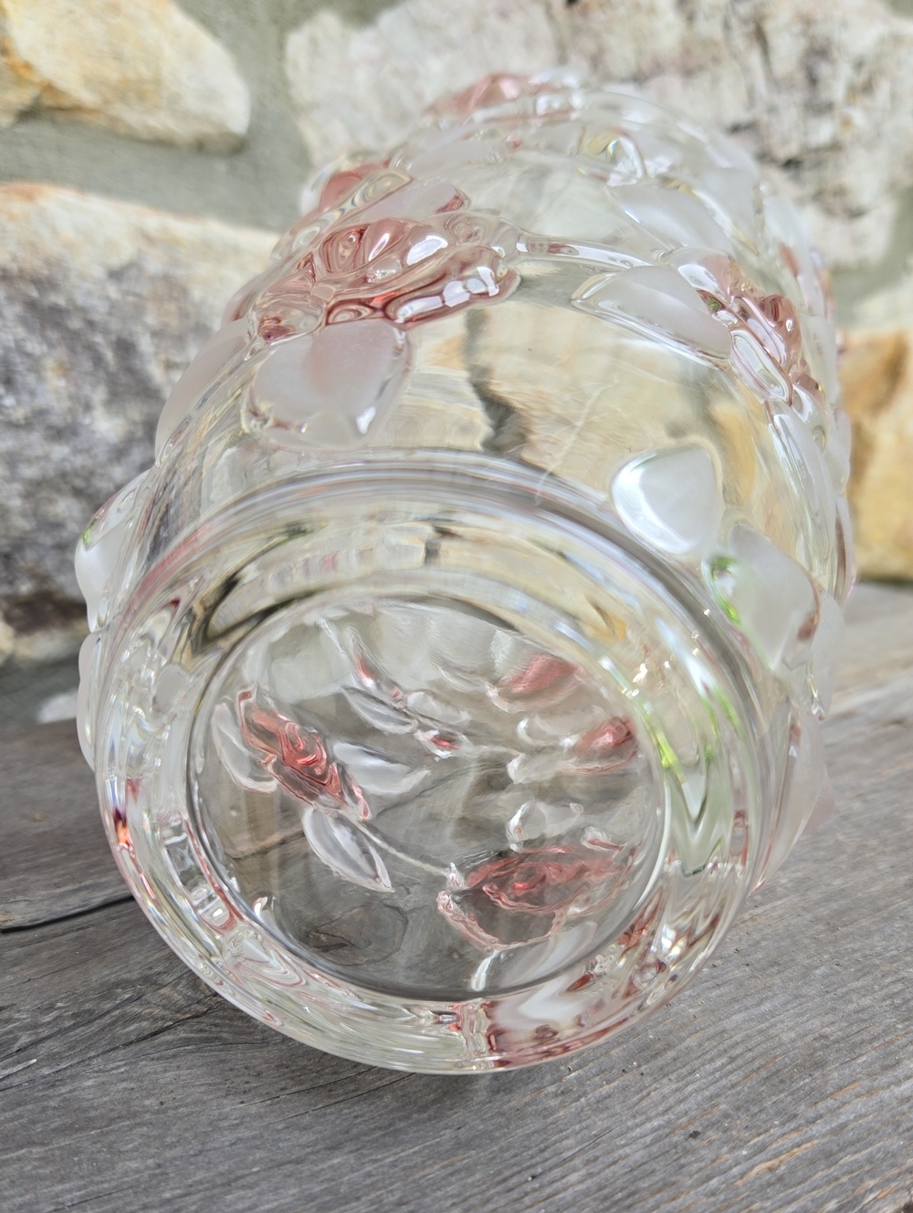 Vintage Mikasa Bella Rose Pink Glass Flower Vase 3D Raised Floral Design - Picture 7 of 8